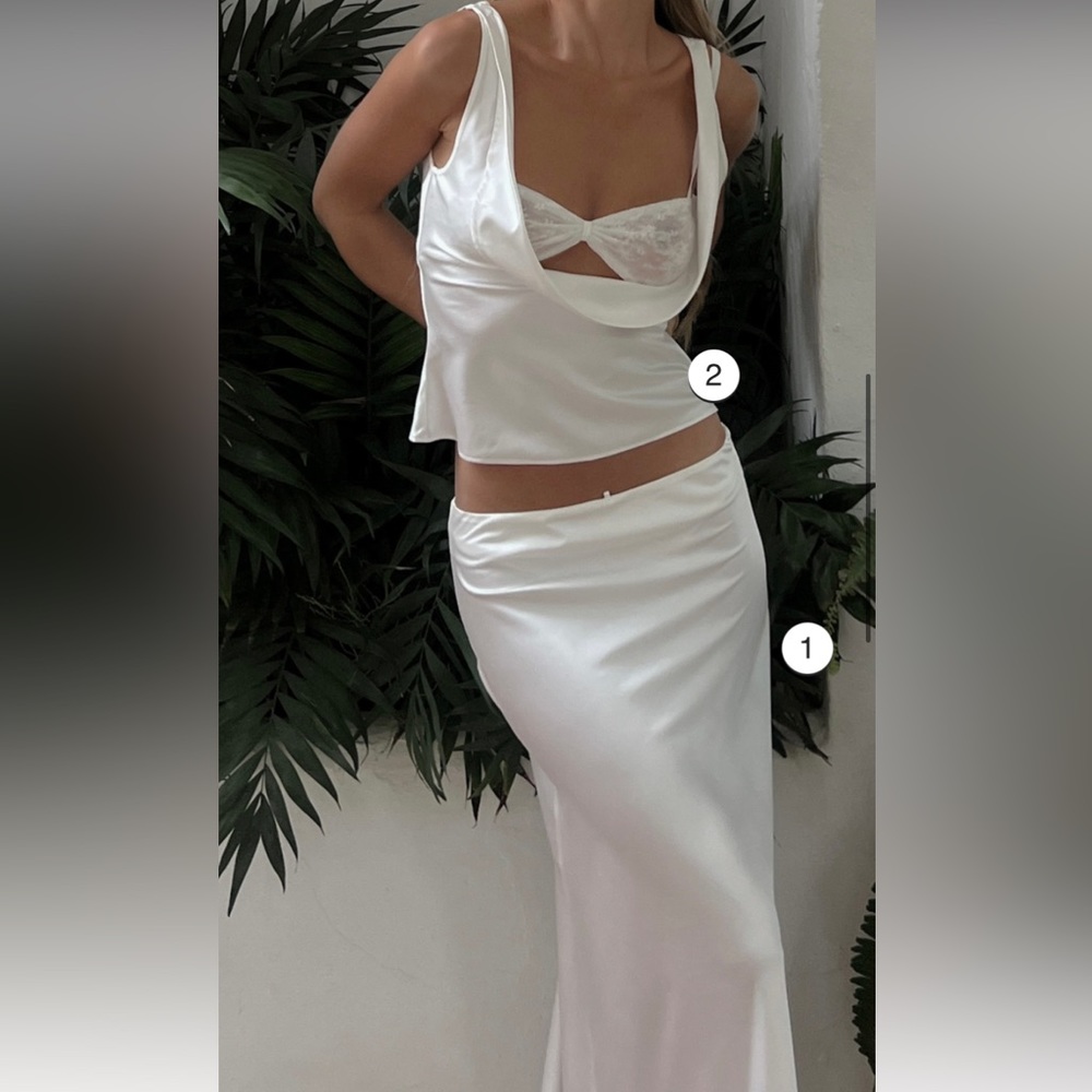 Lioness Ivory Set